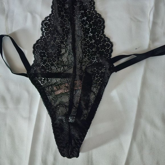 Victoria's Secret Chantilly Lace Plunge Teddy Bodysuit Black Size M/M NWT - Picture 6 of 12